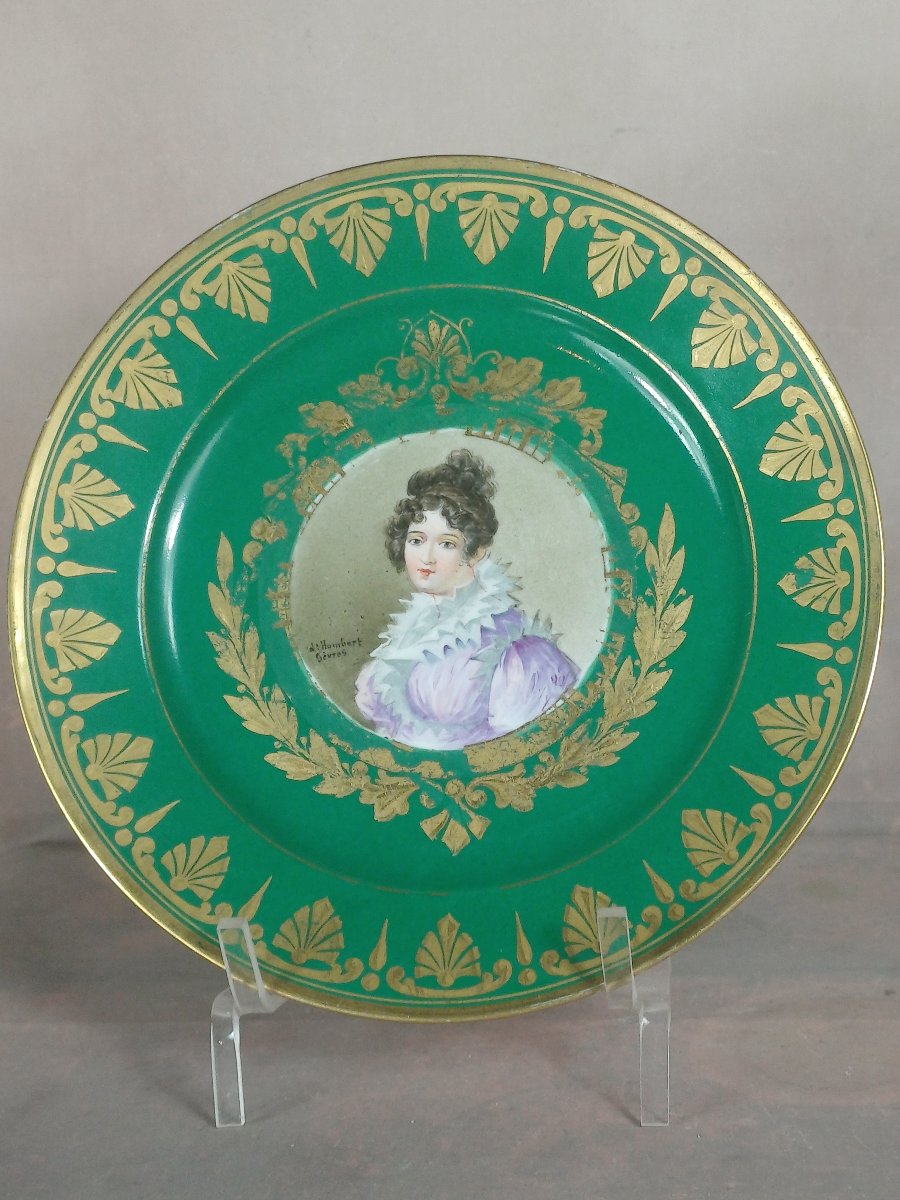 Assiette en porcelaine de la manufacture impériale de Sevres 