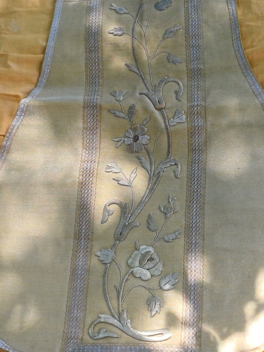 3-horse Chasuble And Two Dalmatics Made Of Gold-colored Fabric With Gold Embroidery-photo-5