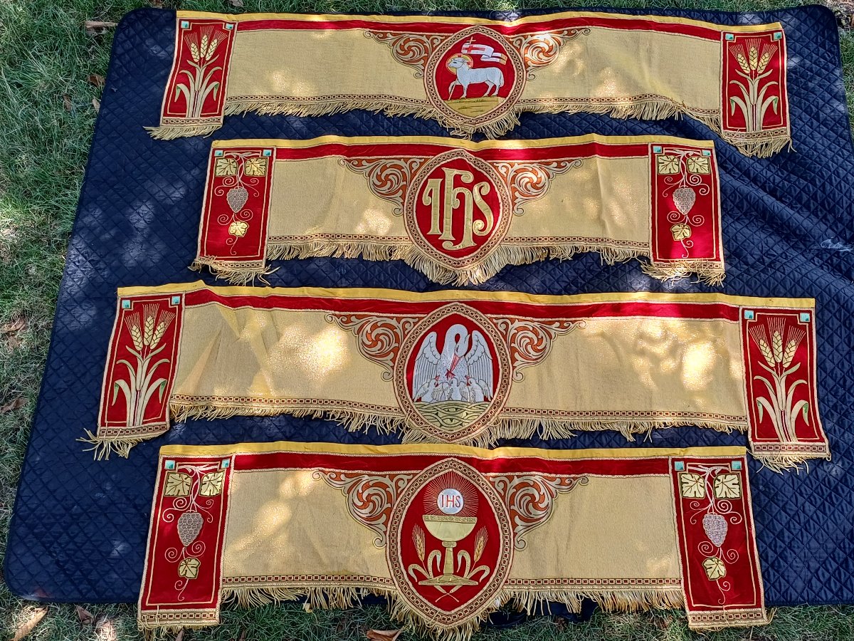 dais de procession jeu complet fil d'or et broderie d'or