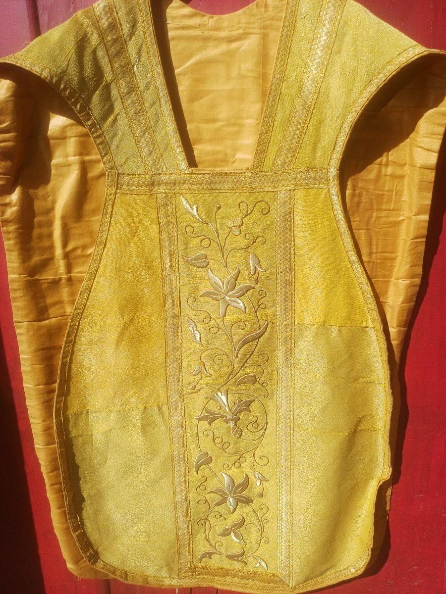 19th-century Chasuble Made Of Gold-threaded Fabric With Gold Embroidery -photo-2