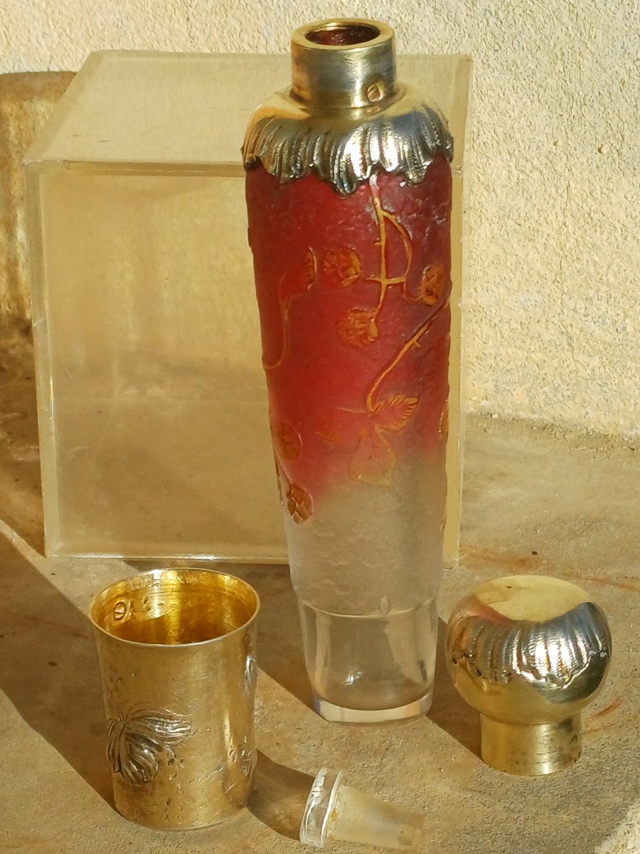 Daum "opera" Or "carriage" Bottle With Vermeil Setting -photo-1