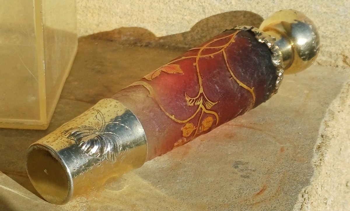 Daum "opera" Or "carriage" Bottle With Vermeil Setting 