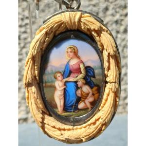 broche Médaillon religieux Vierge a la Chaise