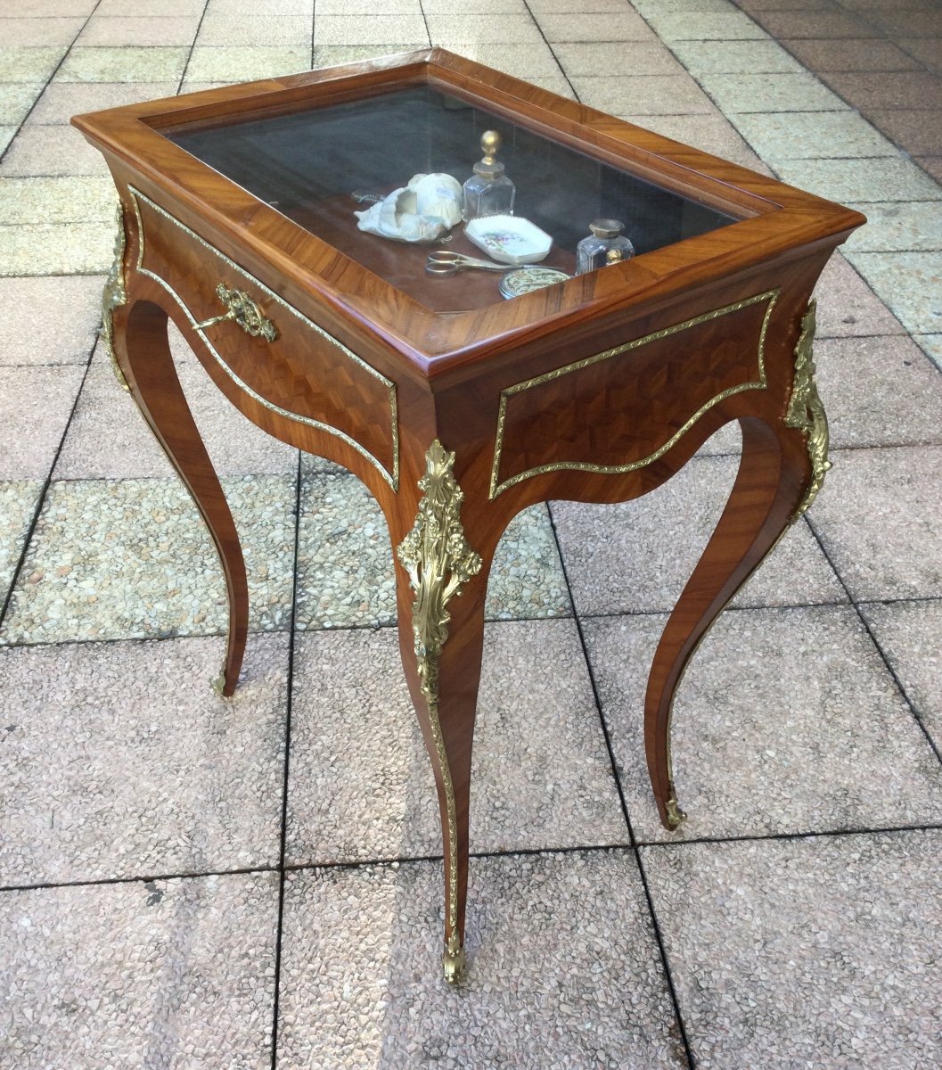 A Small Flat Marquetry Showcase-photo-5