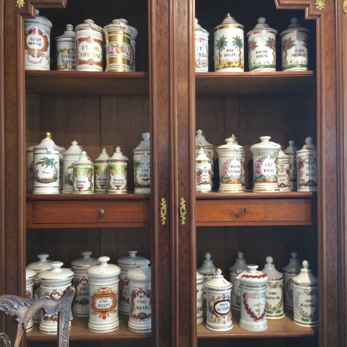 Nouvelle Collection de POTS À PHARMACIE ANCIENS en Porcelaine et Verre. -photo-2