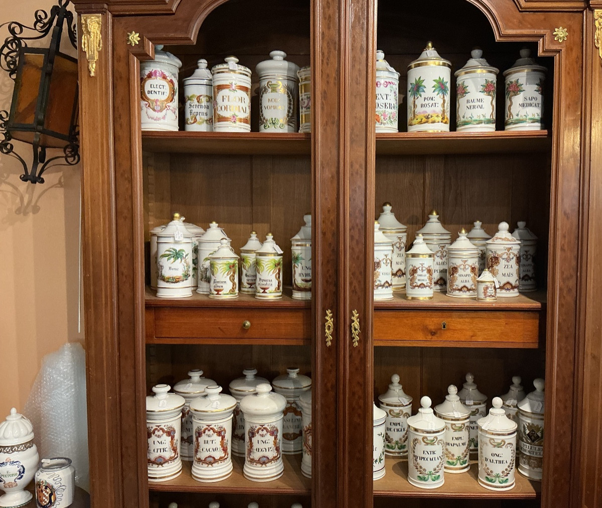 New Collection Of Antique Porcelain And Glass Pharmacy Jars. -photo-5