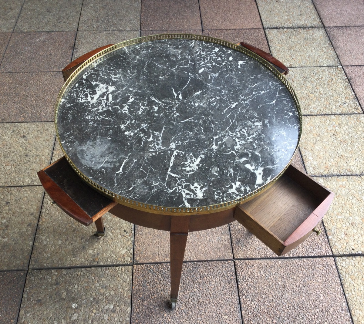 Un Guéridon Dit '' Table Bouillotte''.-photo-2