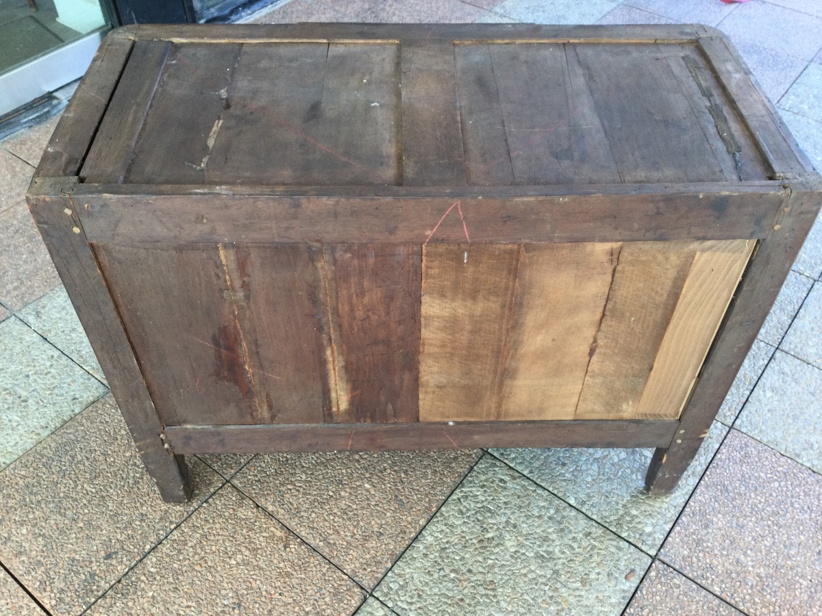An 18th Century Marquetry Chest Of Drawers-photo-4