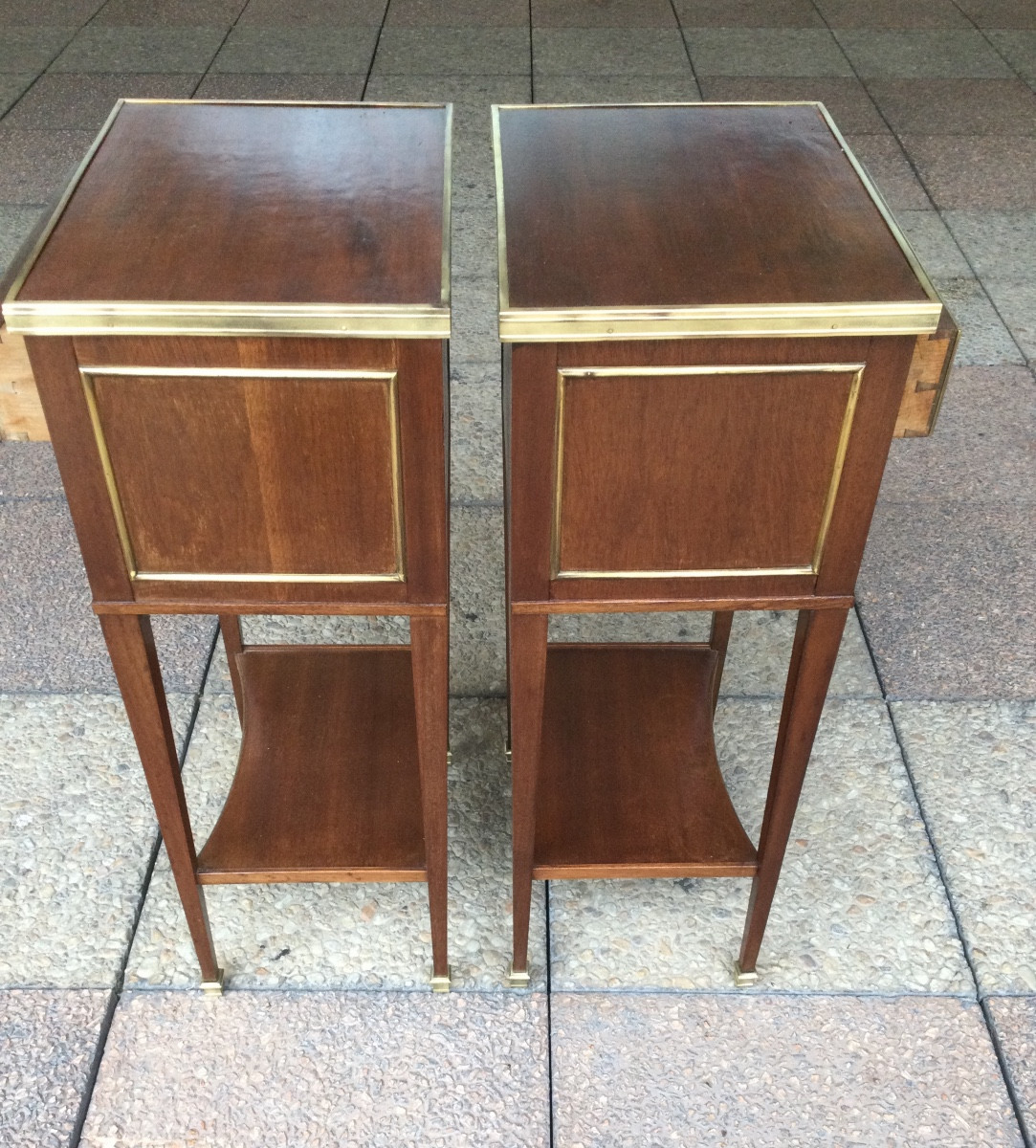 A Pair Of Louis XVI Style Mahogany Bedside Tables-photo-1