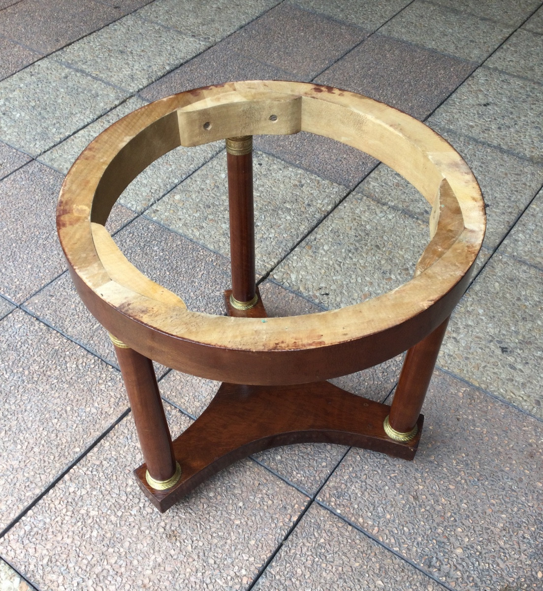 A Low Empire-style Pedestal Table-photo-2