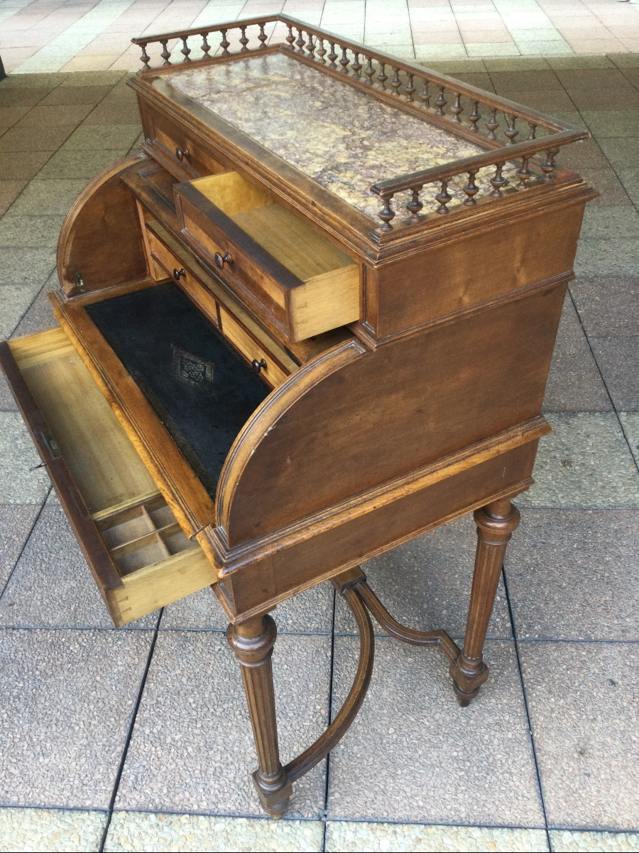 Un petit bureau ''cylindre'' en noyer-photo-3