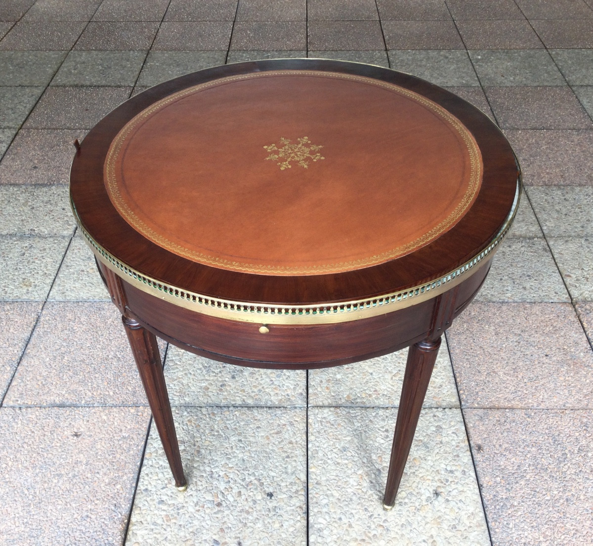 Une table ''bouillotte'' et son bouchon.-photo-3