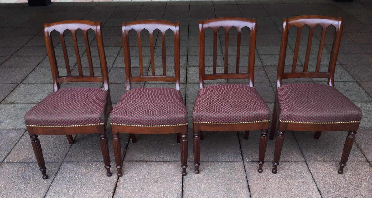 Quatre chaises en acajou d'époque Restauration