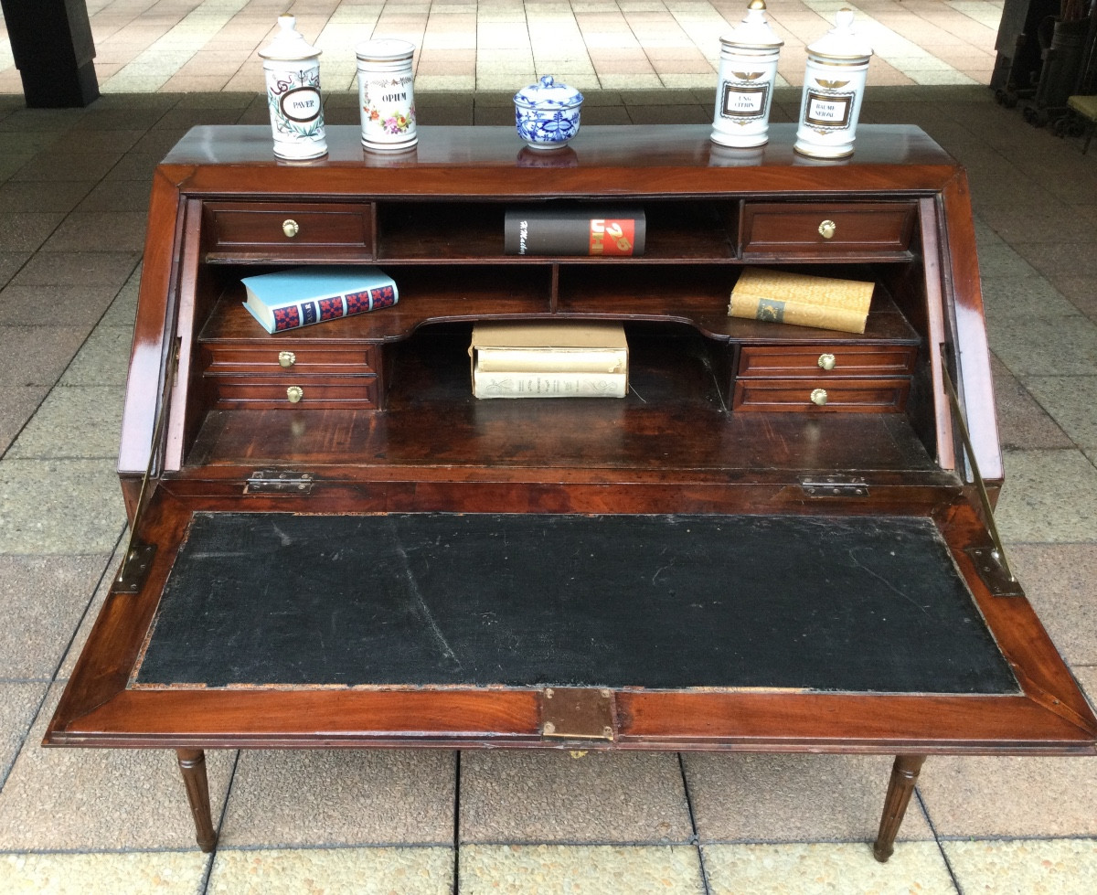 A Louis XVI Mahogany Sloping Desk. -photo-4