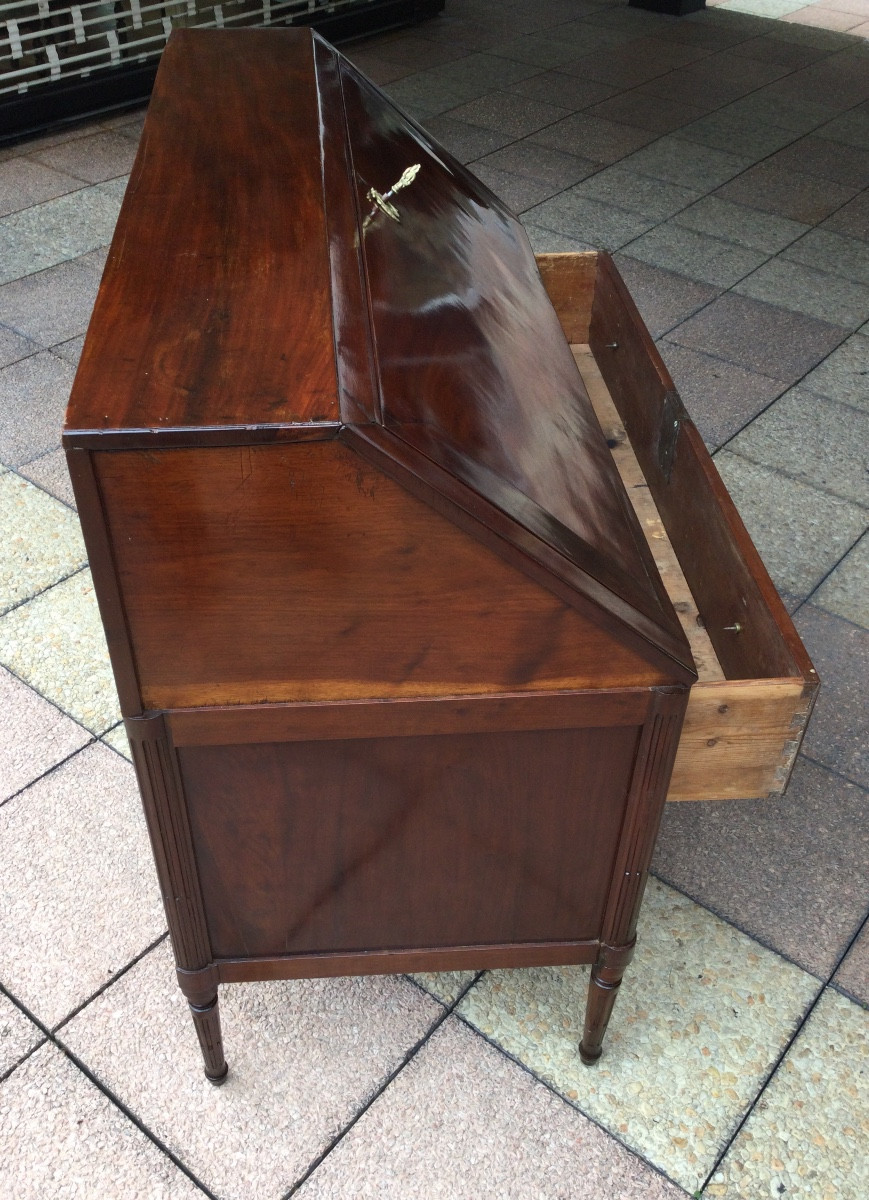 A Louis XVI Mahogany Sloping Desk. -photo-2