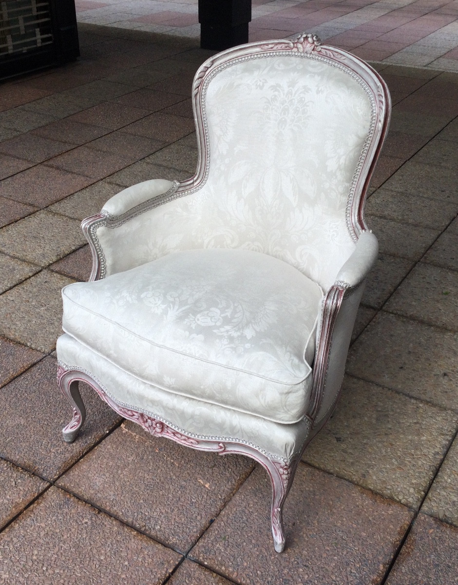 A Louis XV Style Bergère Chair In Painted Wood-photo-2