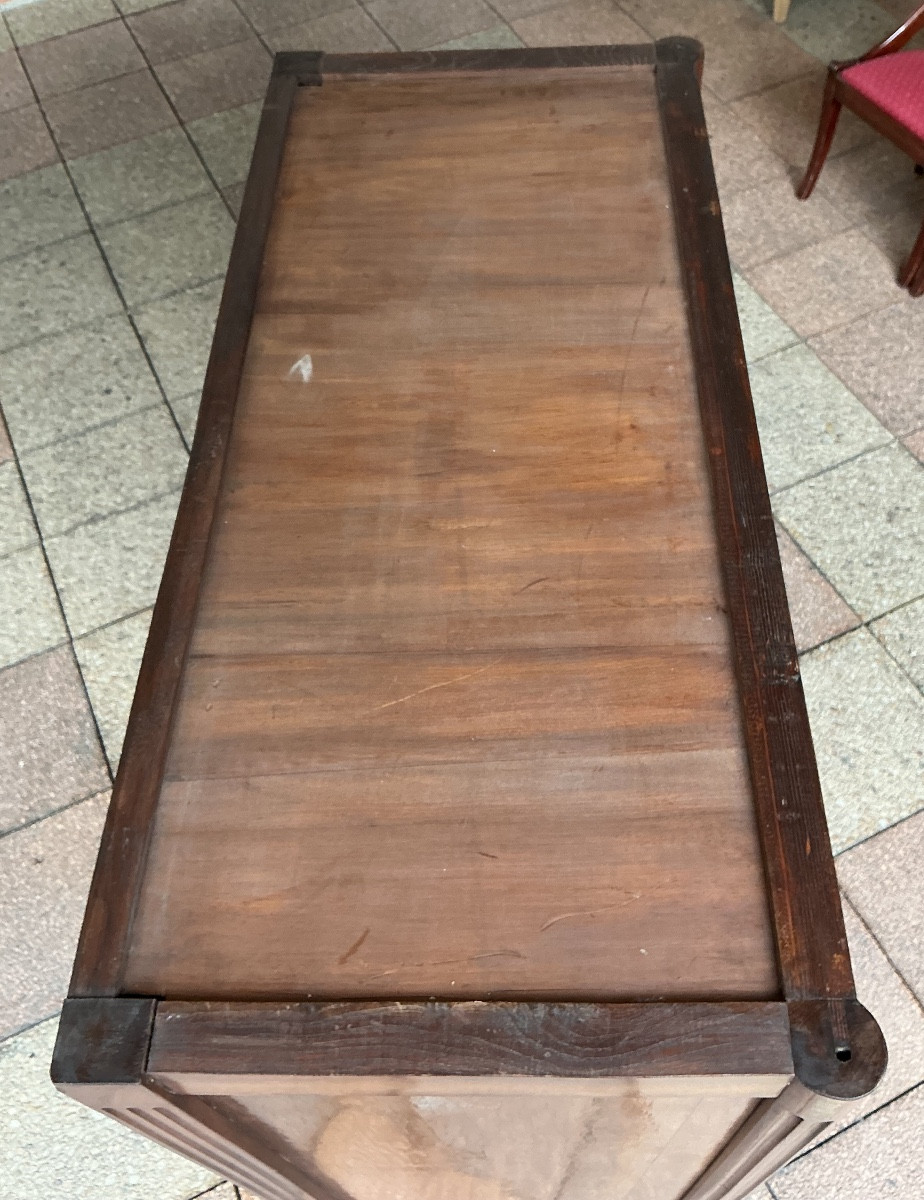 Une petite armoire Louis XVI en acajou. -photo-4