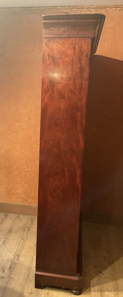 Une bibliothèque  en acajou.-photo-2