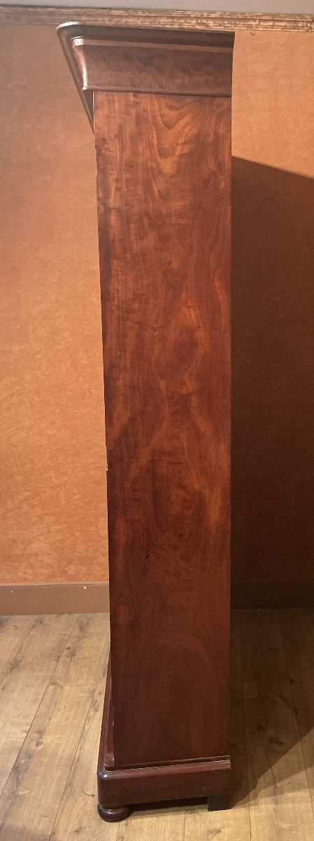 Une bibliothèque  en acajou.-photo-3