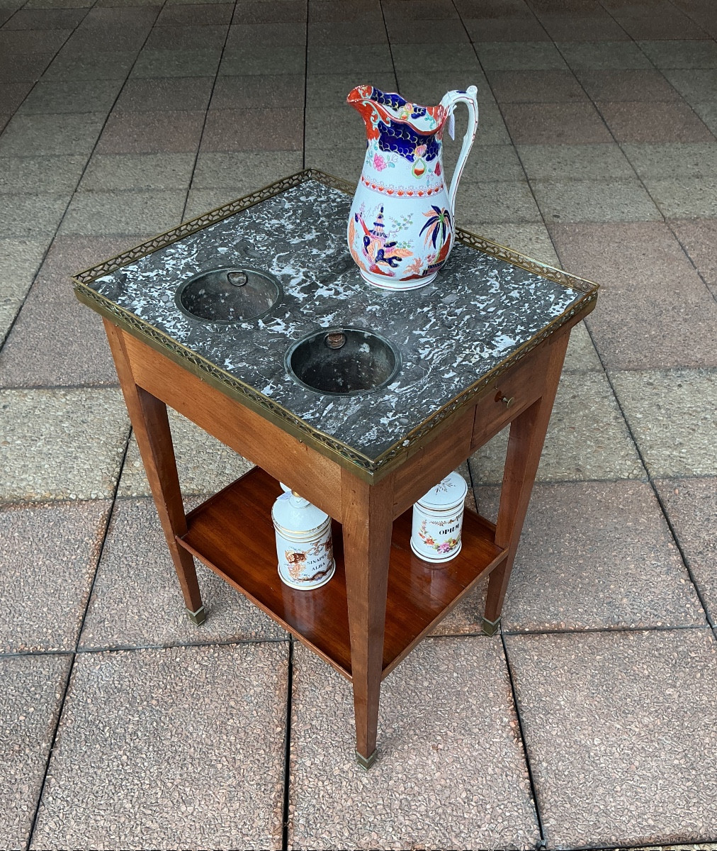 Un rafraîchissoir en acajou