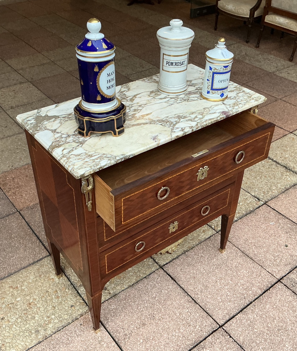 A Small Chest Of Drawers, Louis XVI-photo-1