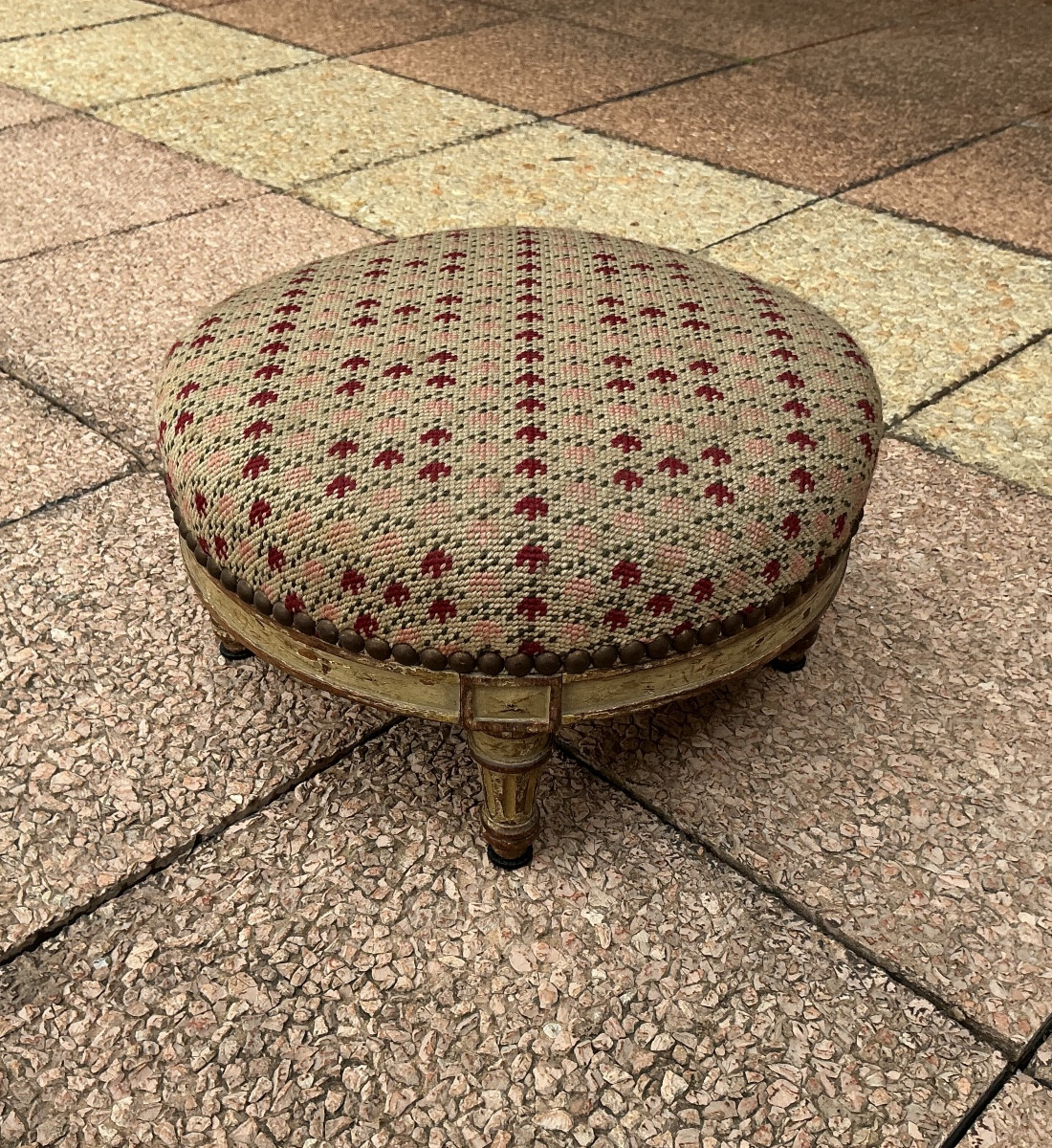 Un repose- pieds, Louis XVI.