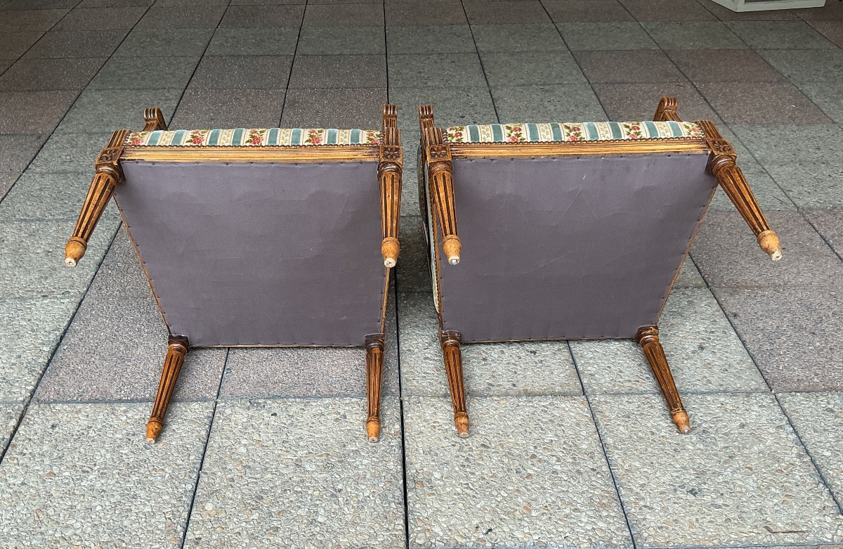 Une paire de fauteuils de style, Louis XVI.-photo-3