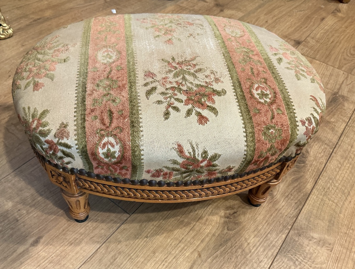 A Louis XVI-style Footrest.-photo-1
