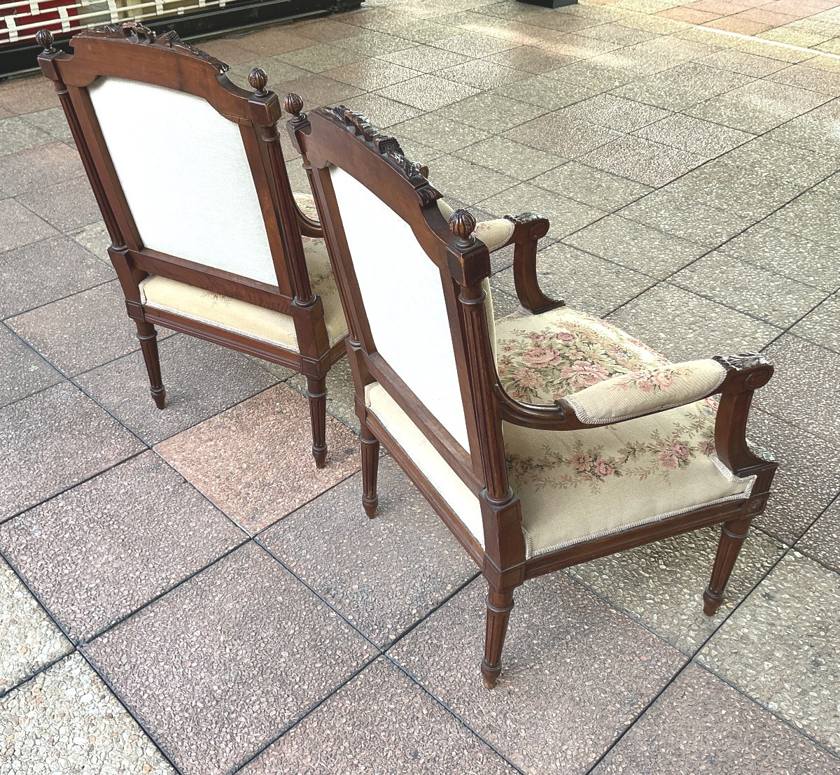 Une paire de fauteuils Louis XVI-photo-4