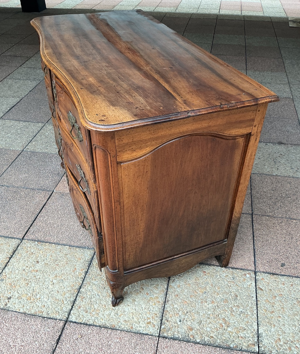 An 18th-century Regional Chest Of Drawers.-photo-1