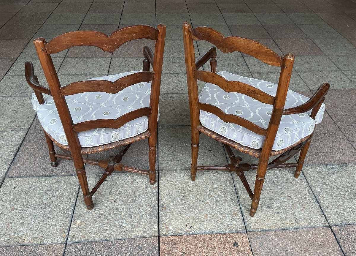 Une paire de fauteuils provençaux.-photo-2