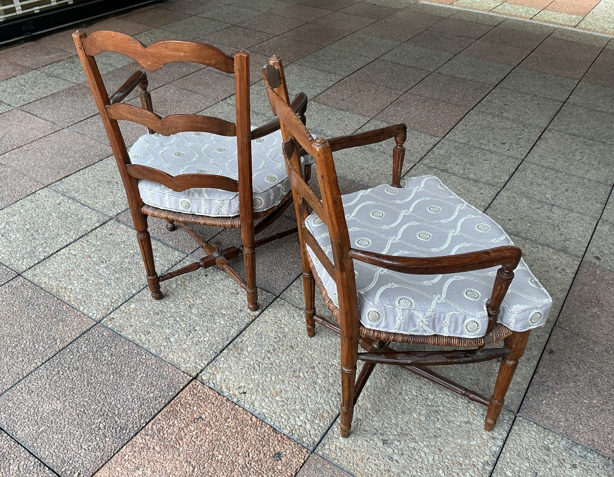 Une paire de fauteuils provençaux.-photo-3