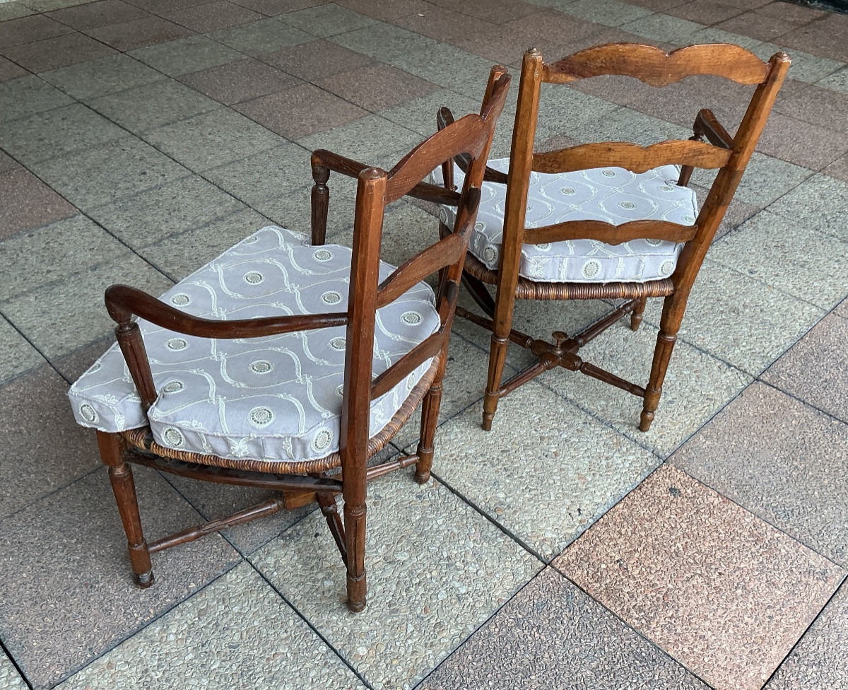 Une paire de fauteuils provençaux.-photo-4