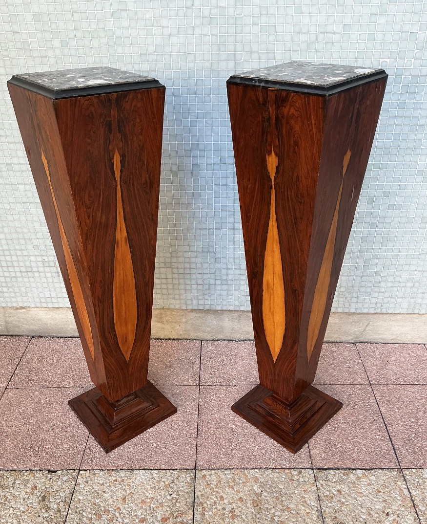 Une paire de colonnes, sellettes ou piédestaux d'époque, Art Déco. -photo-1