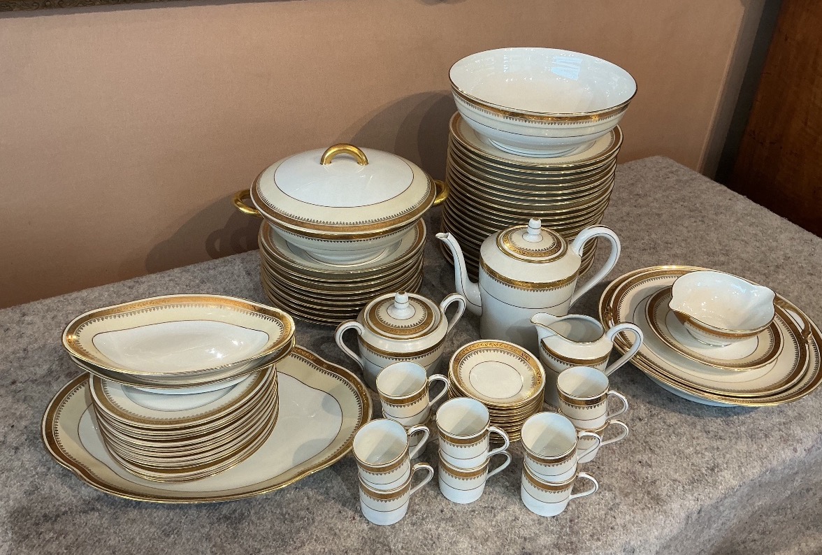 Un service de table en porcelaine HAVILAND à Limoges.
