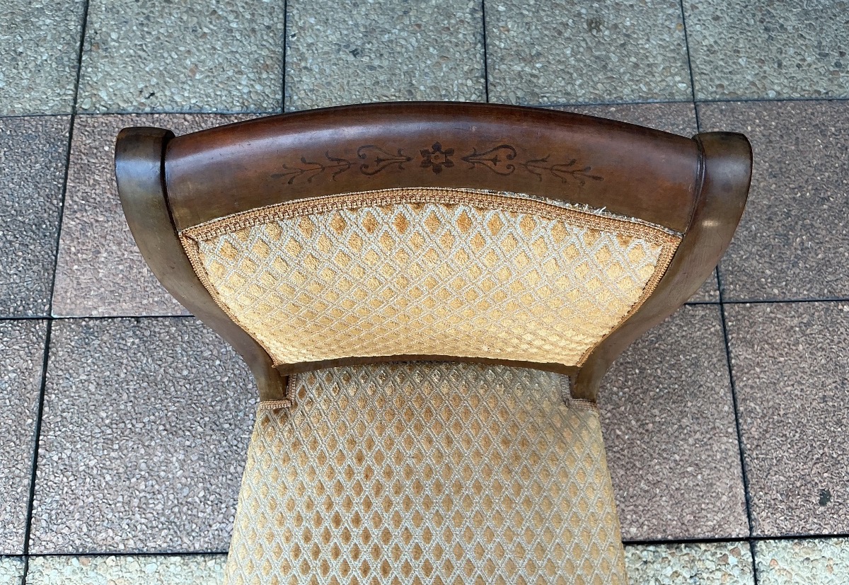 Quatre chaises  en noyer incrusté de motifs en amarante.-photo-5