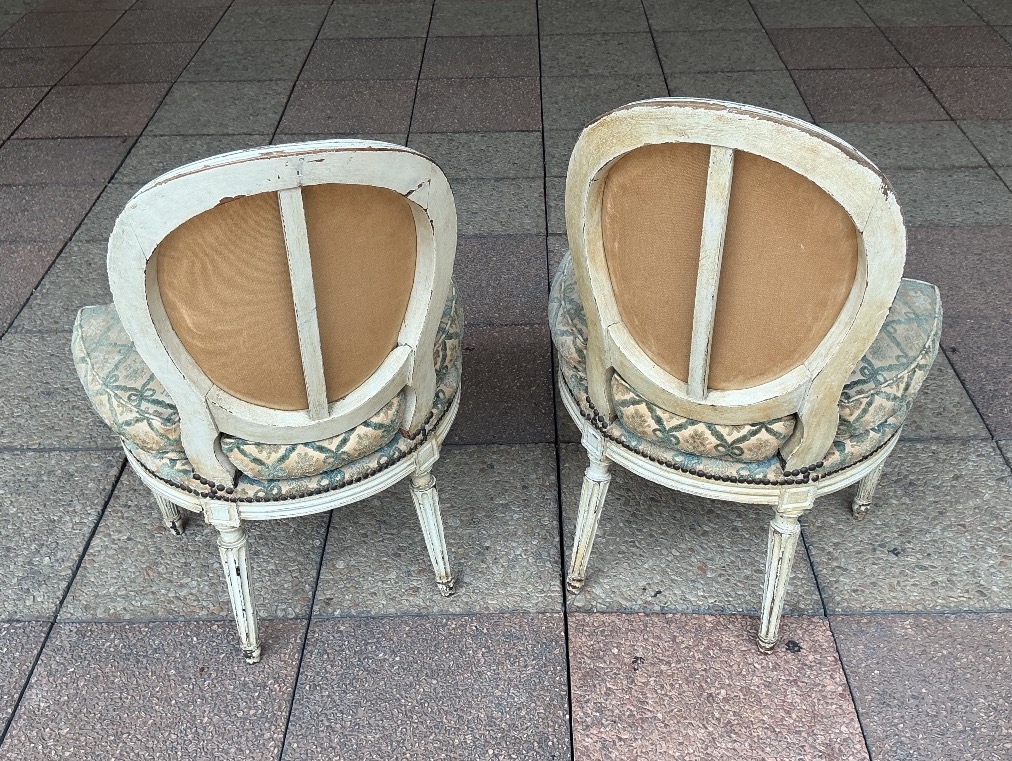 Une paire de chaises d'époque, Louis XVI.-photo-1