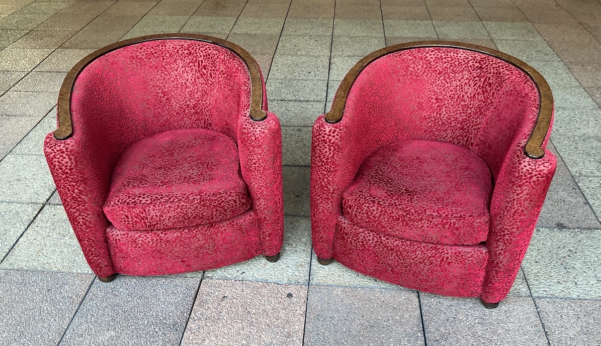 Une paire de fauteuils CLUB,  Art Déco.