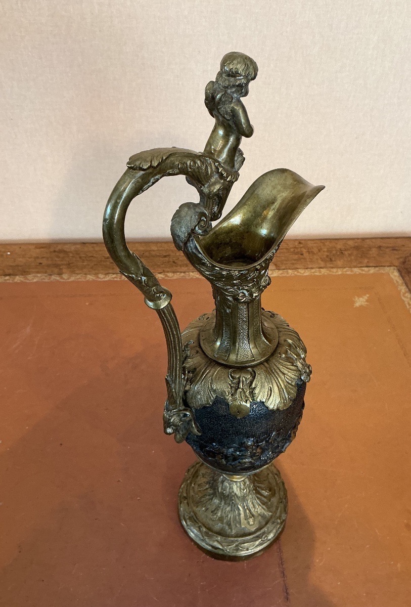 Une. aiguière en bronze .-photo-3