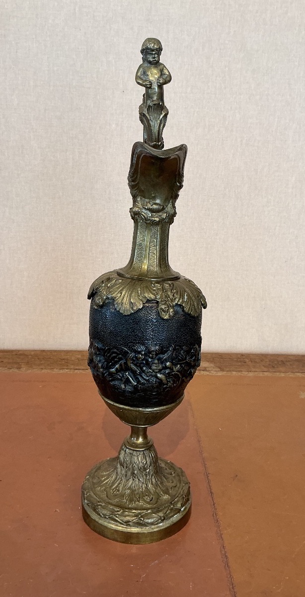 Une. aiguière en bronze .-photo-5