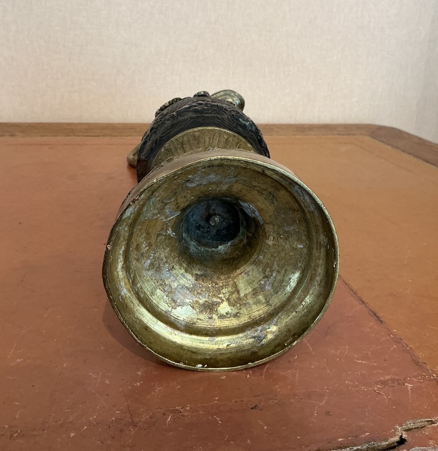 Une. aiguière en bronze .-photo-6
