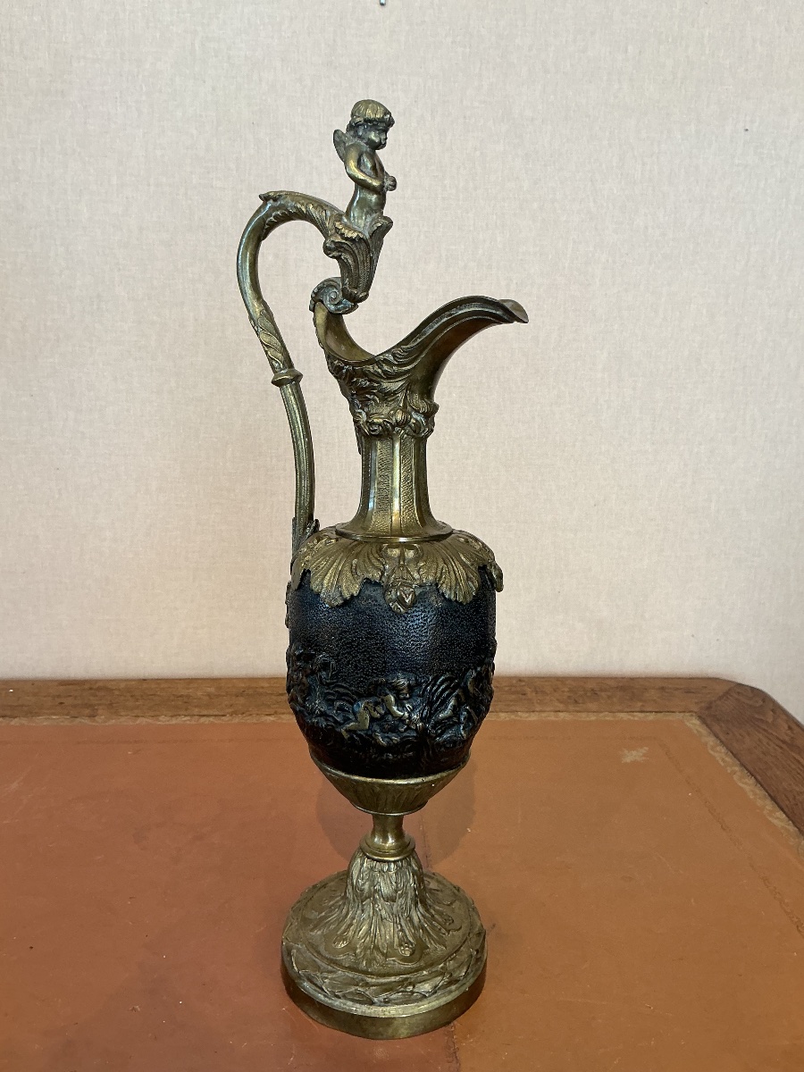 Une. aiguière en bronze .-photo-7