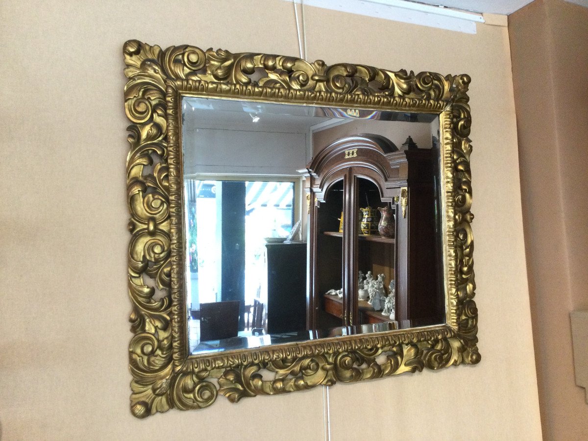 Miroir  en bois doré 