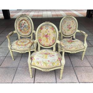 Trois fauteuils de style transition Louis XV -Louis XVI