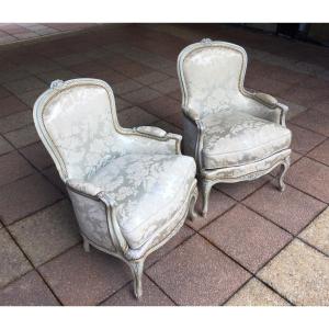 Une paire de bergères de style Louis XV