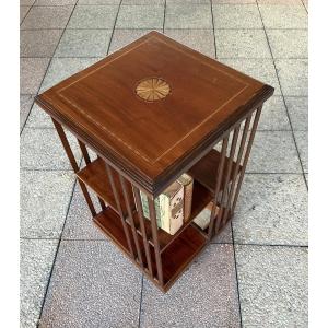 Une bibliothèque tournante.