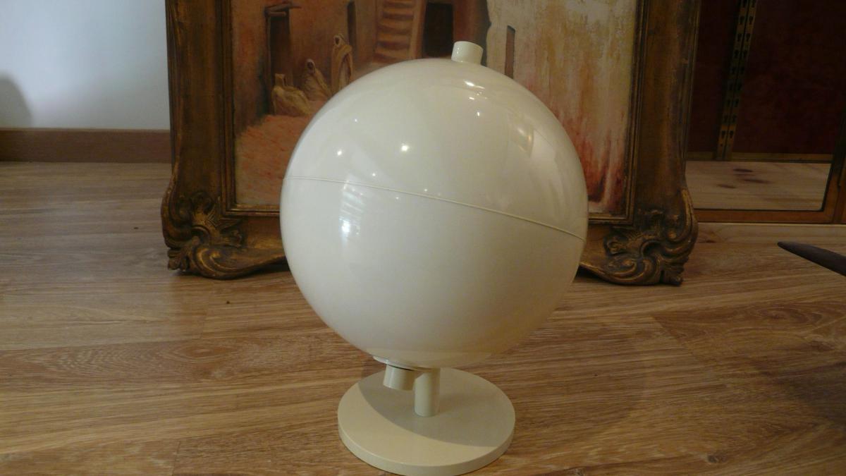 Louis Vuitton Globe-photo-1