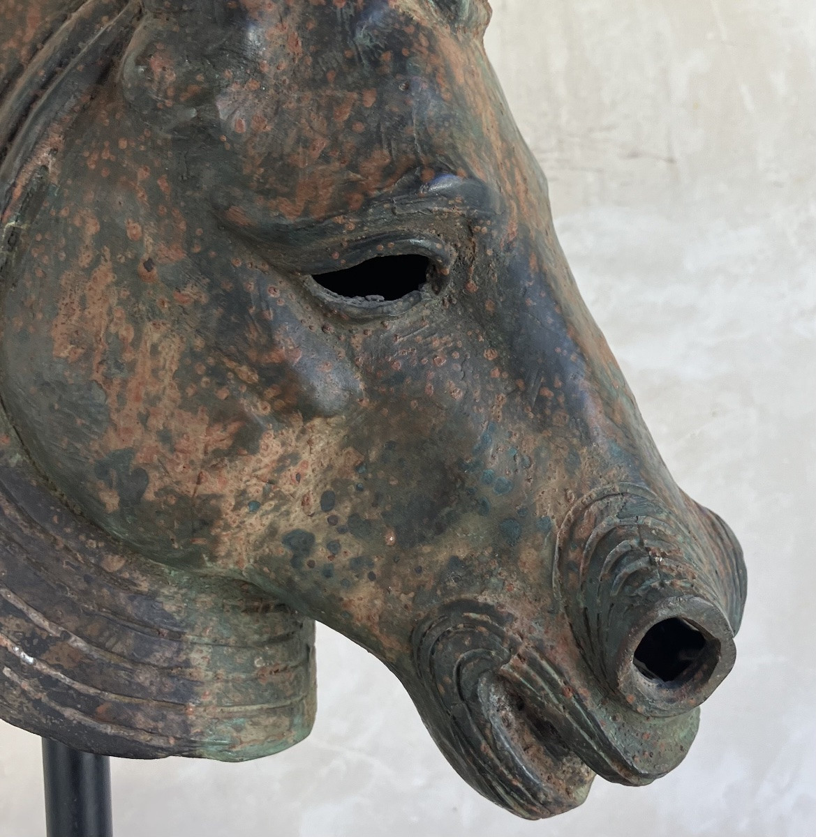 Sculpture de tête de cheval en bronze patiné -photo-4