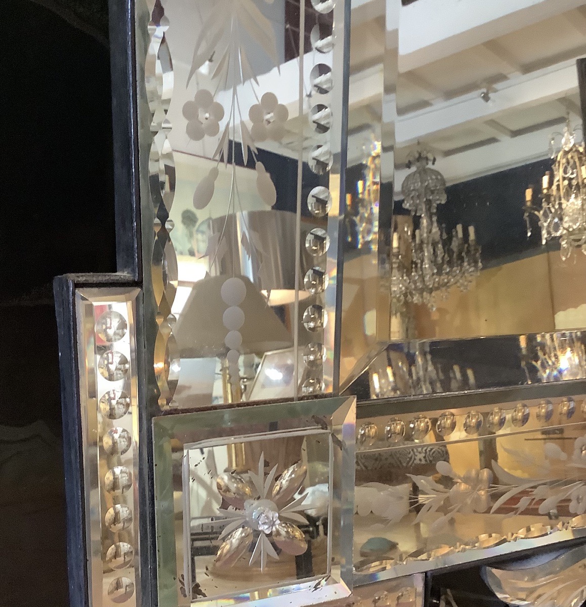 Large Venetian Mirror With An Openwork Pediment, Engraved Glass, And Floral Decoration; First Half Of The 20th Century -photo-1