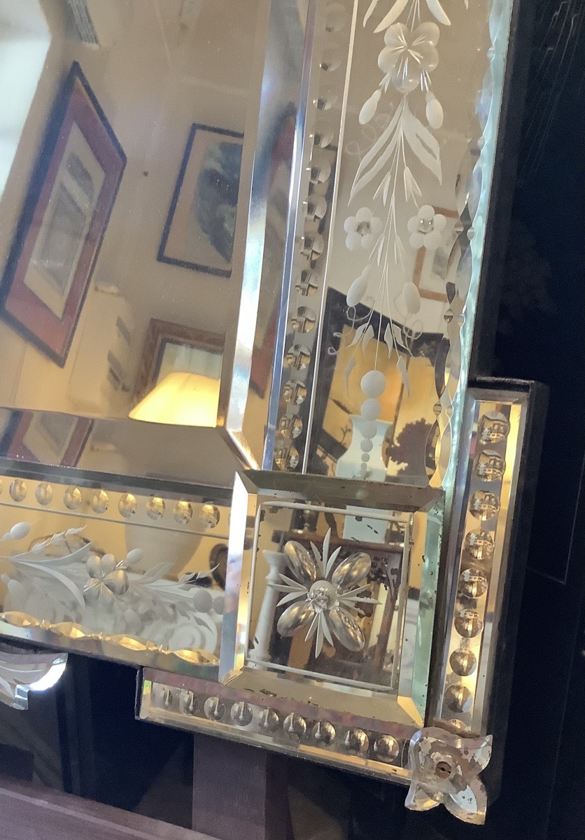 Large Venetian Mirror With An Openwork Pediment, Engraved Glass, And Floral Decoration; First Half Of The 20th Century -photo-3